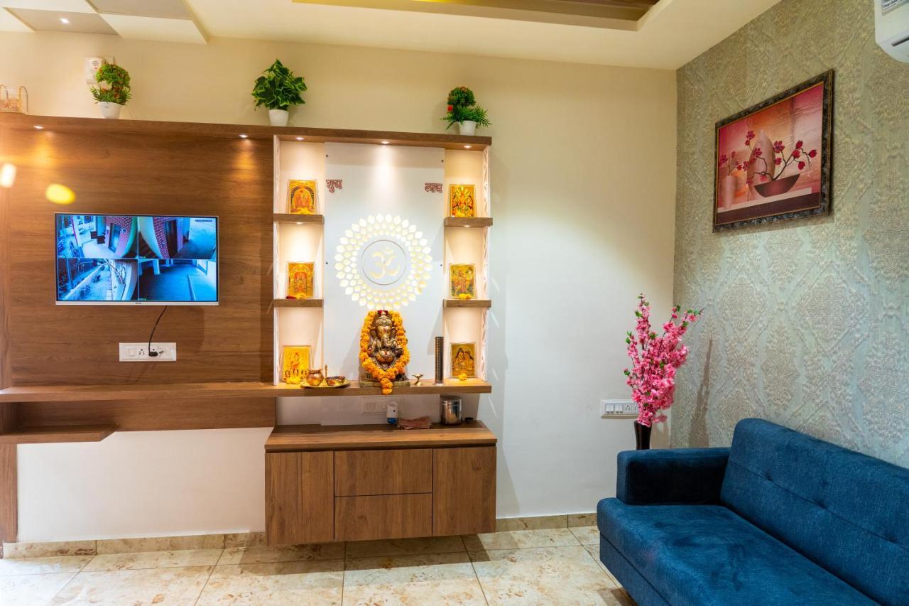 Hotel Lee Grand Ānand Esterno foto